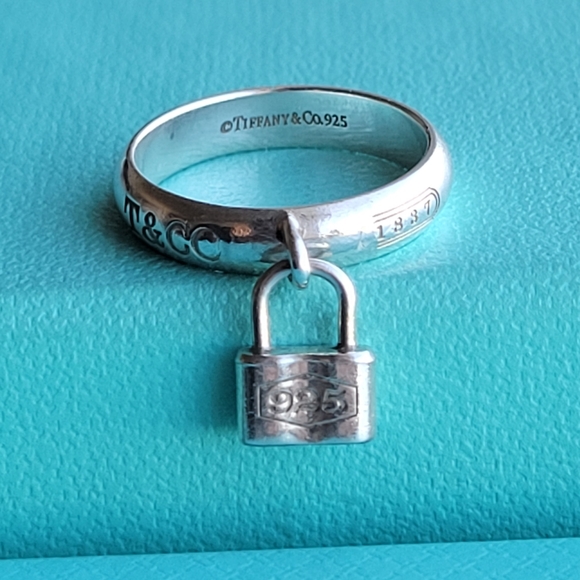 1837 dangle padlock band ring - Picture 3 of 9